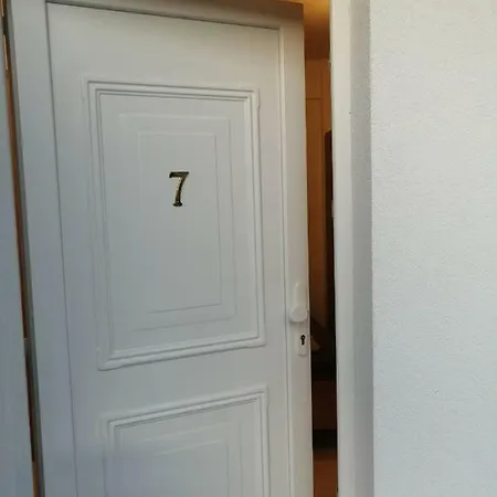 Studio Iva 7 *